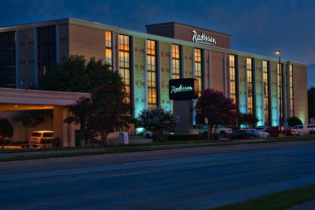 Radisson Hotel North Fort Worth Fossil Creek Main image 1